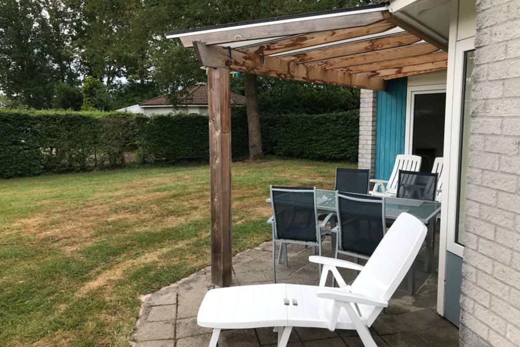 Rustig Gelegen Bungalow In Mooi Havelte Esterno foto